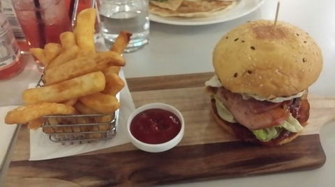 4 Flavours Restaurant & Cafe - Accommodation Search 0