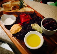 Q Manhattans Restaurant  Bar - Accommodation Search