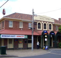 Royal Hotel - Accommodation Search
