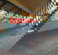 Michael's Golden Hen - Accommodation Search