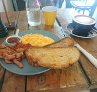 Hummingbird Cafe - Accommodation Search