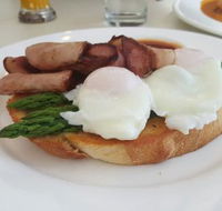 Hughzies Lakeside Brasserie - Accommodation Search