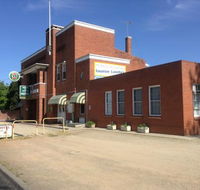 Horse and Jockey Hotel - Accommodation Search