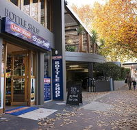 Commodore Hotel - Accommodation Search