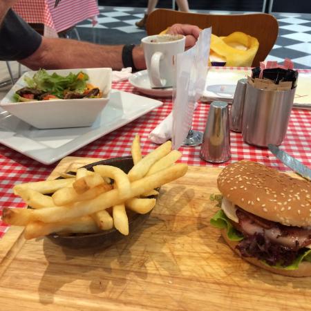 D'Cafe Richmond - Accommodation Search 0