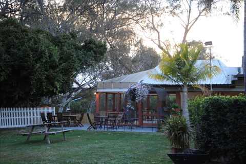 The Artesian Gardens Restaurant - Accommodation Search 0