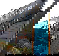 The Peacock Den - Accommodation Search