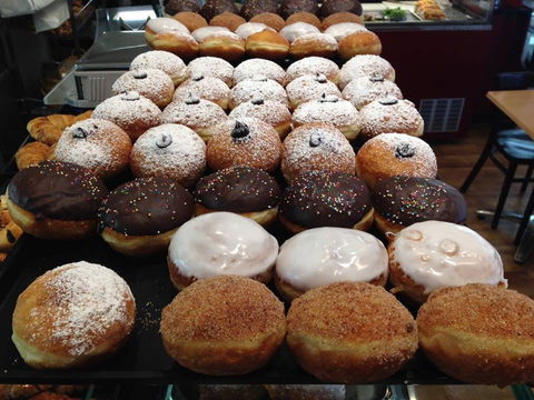 Savion Cakes & Bagels - Accommodation Search 0