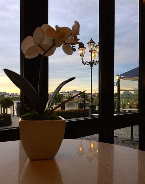 LakeFront Bistro - Accommodation Search 12