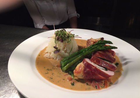 LakeFront Bistro - Accommodation Search 13