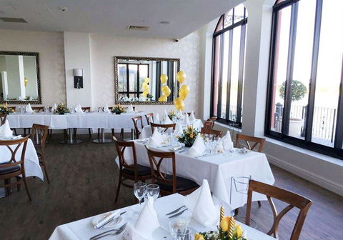 LakeFront Bistro - Accommodation Search 18