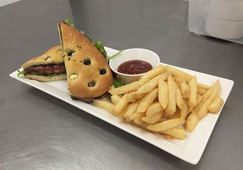 LakeFront Bistro - Accommodation Search 7