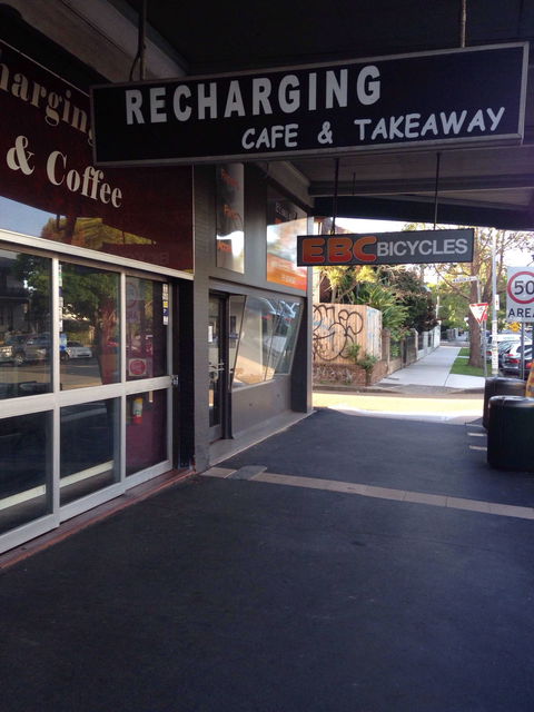 Recharging Burger And Coffee - Accommodation Search 0