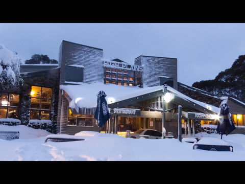 Stonesthrow Restaurant At Hotel High Plains - Accommodation Search 1