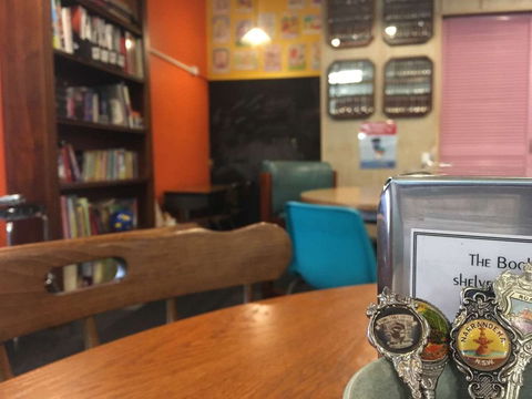 Round Table Coffee - Accommodation Search 0