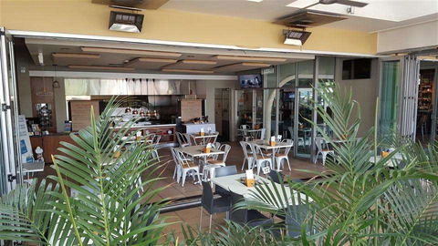 Caloundra Hotel - Accommodation Search 0