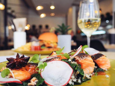 Charlie & Franks - North Sydney - Accommodation Search 0