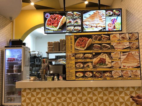 Golden Pancake Roll - Accommodation Search 0