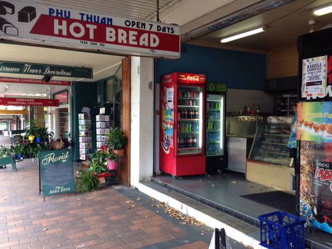 Phu Thuan Hot Bread - Accommodation Search 0