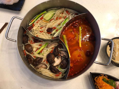 Thumbs-up Hotpot Restaurant - Accommodation Search 0