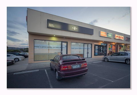 Bees Knees Café - Accommodation Search 0