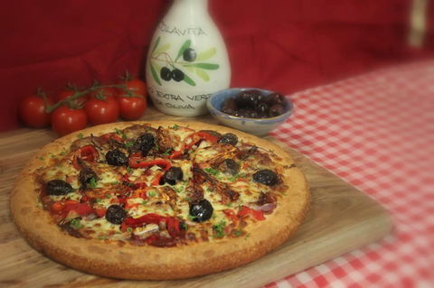 Donini's Pizza - West End - Accommodation Search 0