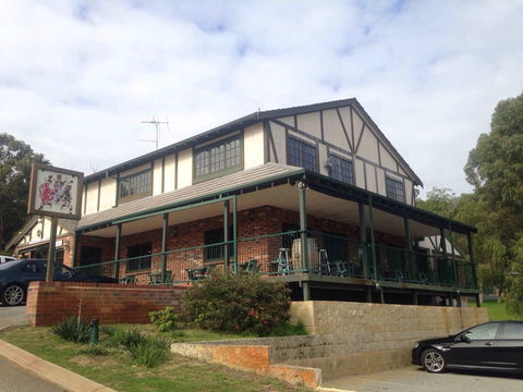 Vernon Arms Tavern - Accommodation Search 0