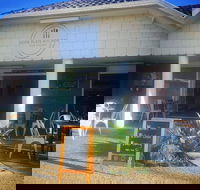 Home Plate Kitchen - Accommodation Search