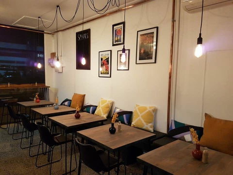 Youngman Cafe - Accommodation Search 0