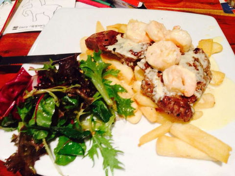 Breakers Bar & Cafe - Accommodation Search 0