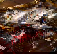 Dennys Kitchen - Accommodation Search