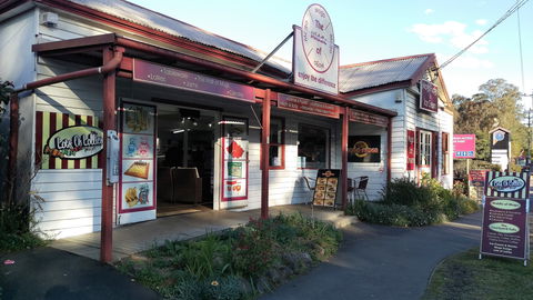 Mogo Fudge And Ice Cream /  Courtyard Cafe / Lots Of Lollies Mogo - Accommodation Search 0