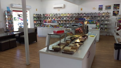 Mogo Fudge And Ice Cream /  Courtyard Cafe / Lots Of Lollies Mogo - Accommodation Search 2