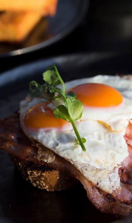 Dom's Bistro - Accommodation Search 4