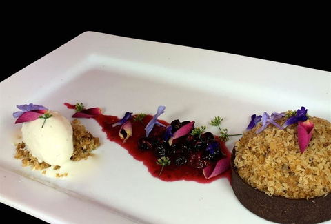 Vines Restaurant At Hollydene Estate - Accommodation Search 14
