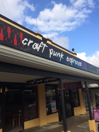 Monkland QLD Accommodation Search