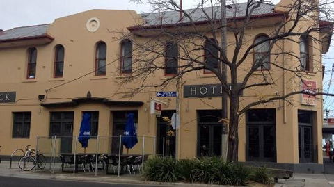 Peacock Inn Hotel - Accommodation Search 0
