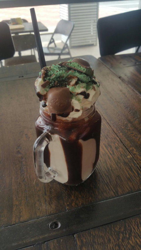 Edison’s Burger Bar - Accommodation Search 11