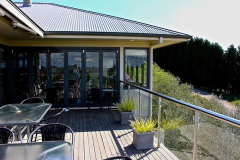 McVitty Grove Cafe & Restaurant - Accommodation Search 0