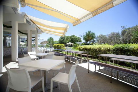 SurfAir Beach Hotel - Accommodation Search 4