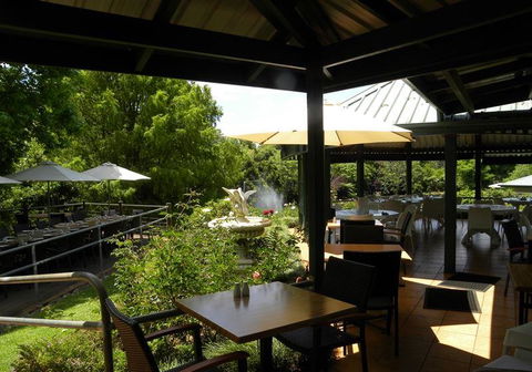 Cedar Creek Estate Vineyard & Winery Restaurant - Accommodation Search 14