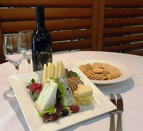Cedar Creek Estate Vineyard & Winery Restaurant - Accommodation Search 5