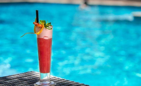 The Deck Poolside Bar & Restaurant - Accommodation Search 9