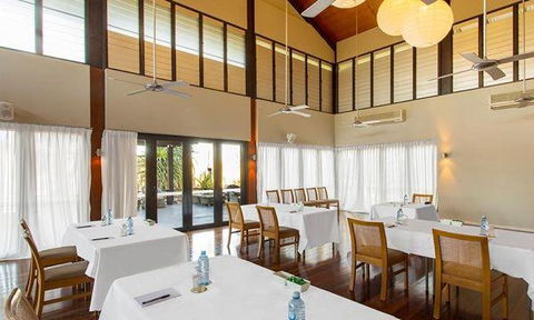 The Deck Poolside Bar & Restaurant - Accommodation Search 11
