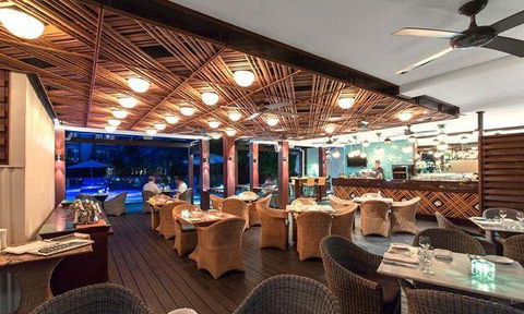 The Deck Poolside Bar & Restaurant - Accommodation Search 3