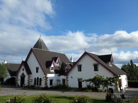 Hatcher's Manor - Accommodation Search 0