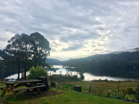 Lakeside Bar & Grill - Accommodation Search 0