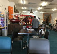 The Crowded Lounge - Accommodation Search