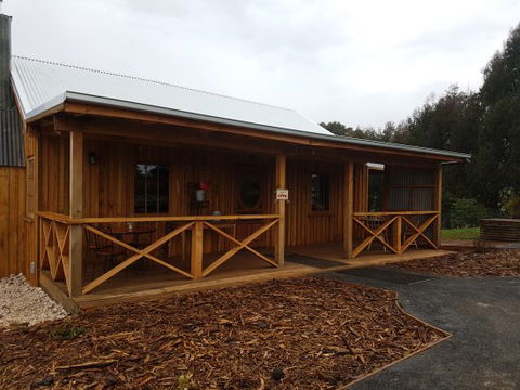 Thistle Hut - Accommodation Search 0