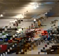 8 Thai Ladies - Accommodation Search